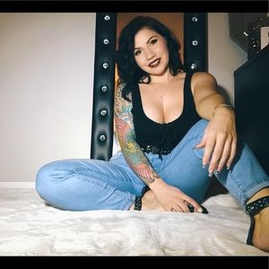 Meet your Posher, Briana